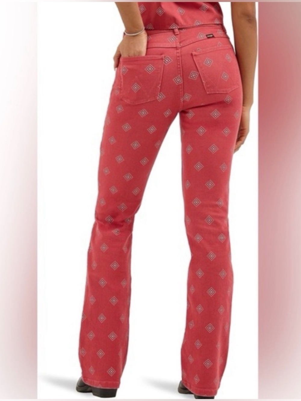Wrangler High-Rise Bold Boot Jeans Bandanna Print - Picture 2 of 9